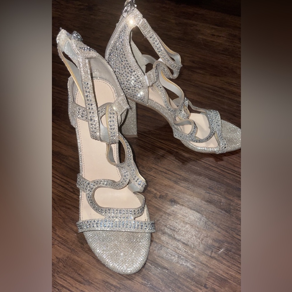 Homecoming heels size 7